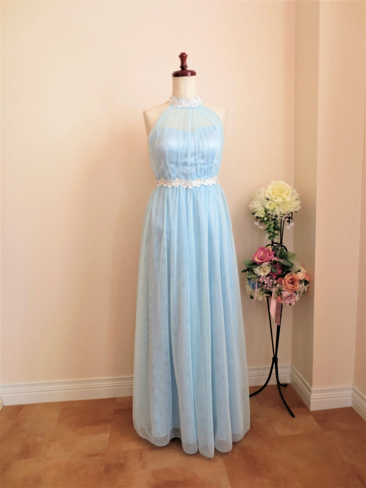 色鮮やかなブルーのアメリカンスリーブ二次会ドレスの販売｜ウェディングドレスの格安販売のアウトレット店：横浜のアリスガーデン
